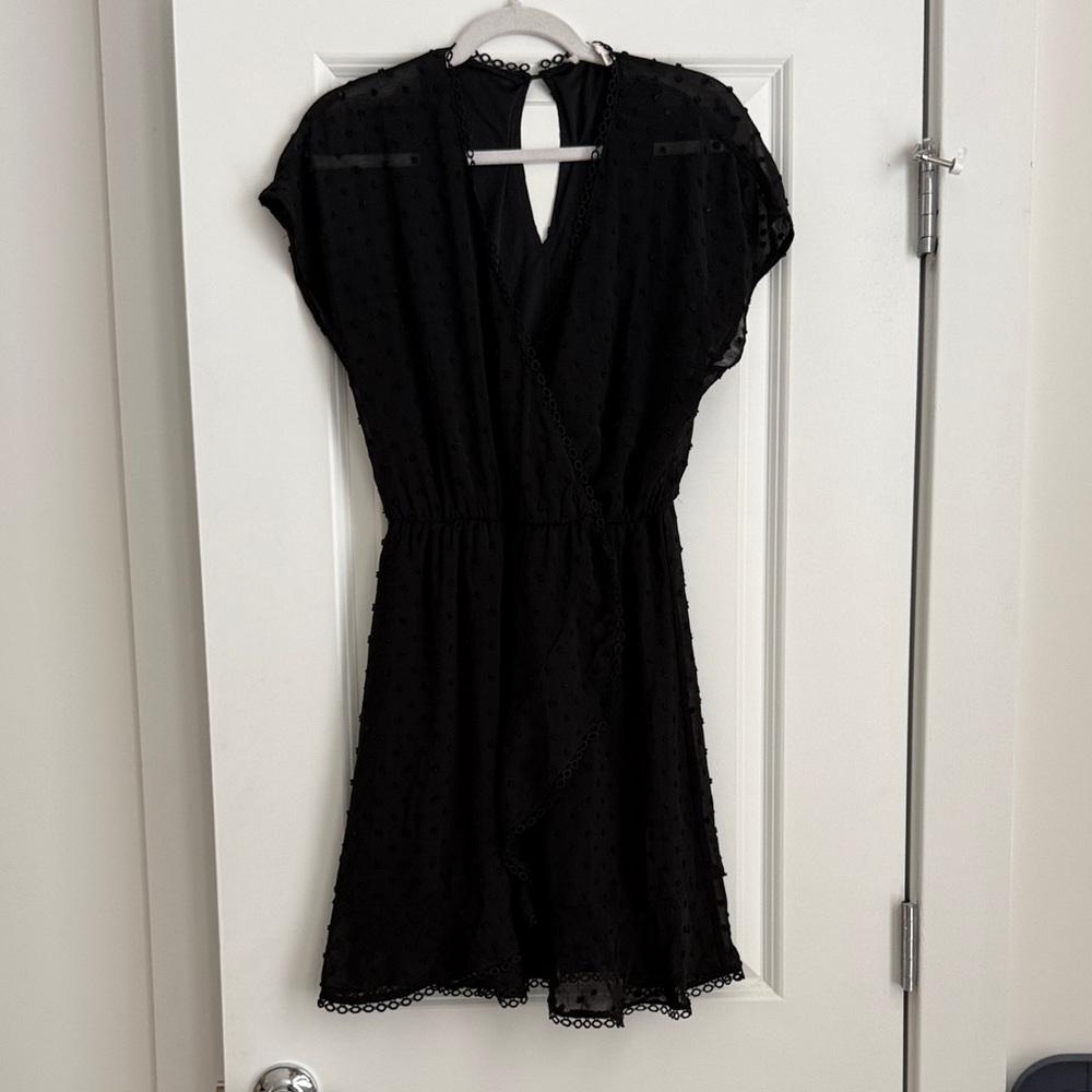 Black Dot-Texture Short Dress with Keyhole Back